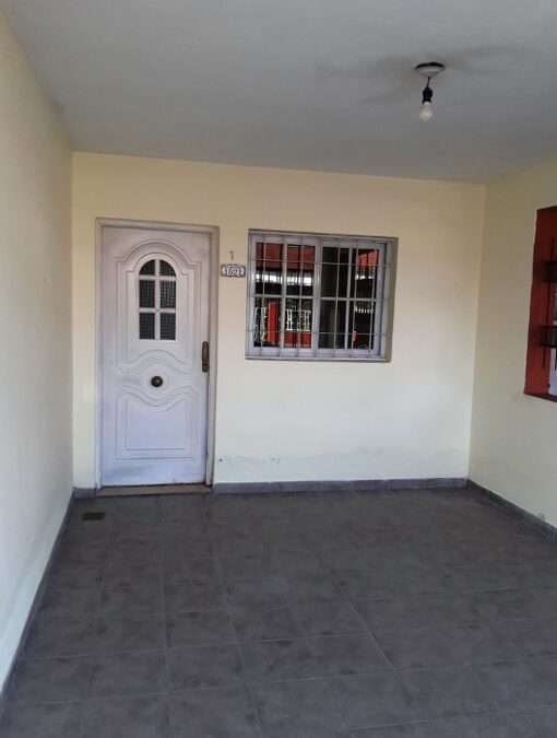 Alquila Hermoso Duplex calle Basavilbaso pasando Leonidas Echagüe