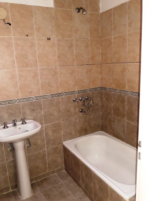 Alquila Hermoso Duplex calle Basavilbaso pasando Leonidas Echagüe