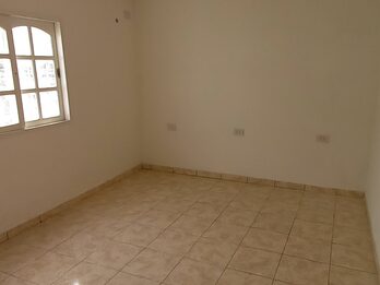 Alquila Casa interna calle Gdor. Antelo